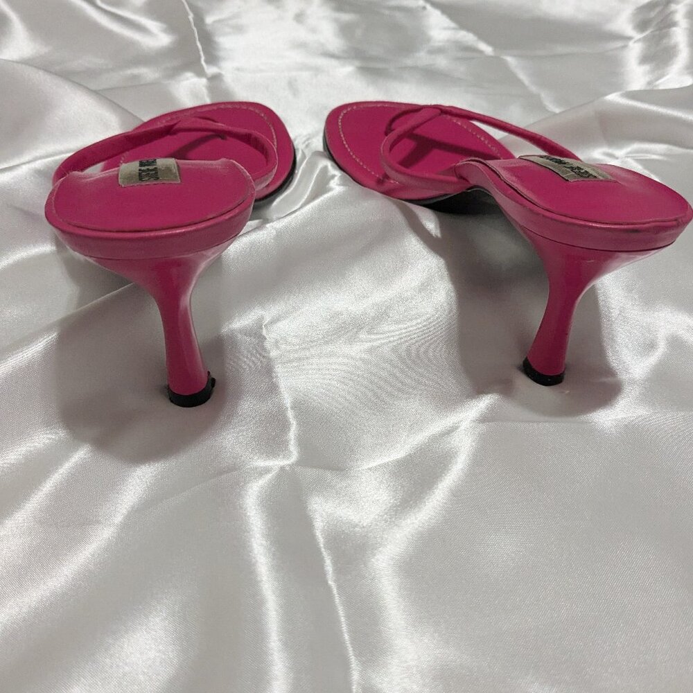 Steve Madden 'Gumdrop' thong pumps size 10B - Picture 3 of 6